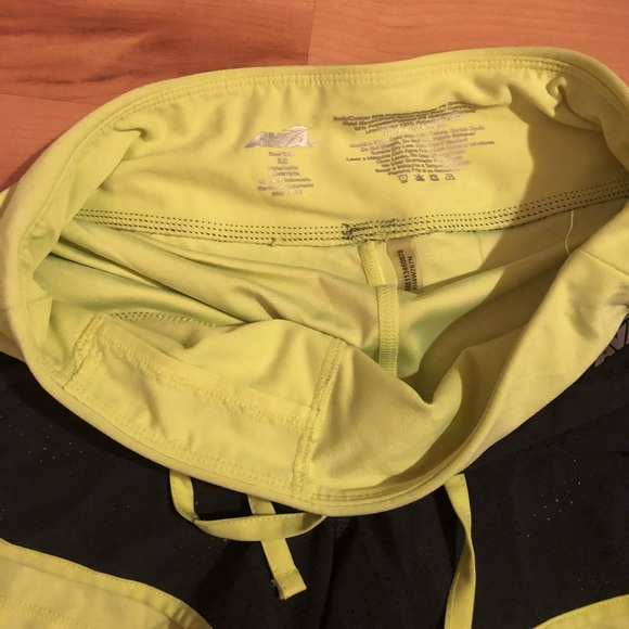 Avia running shorts - Picture 3 of 3